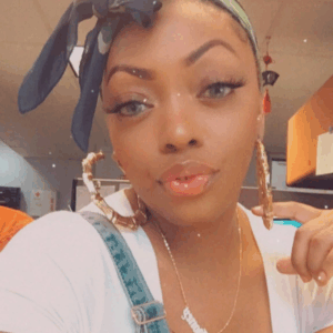 Mia R.